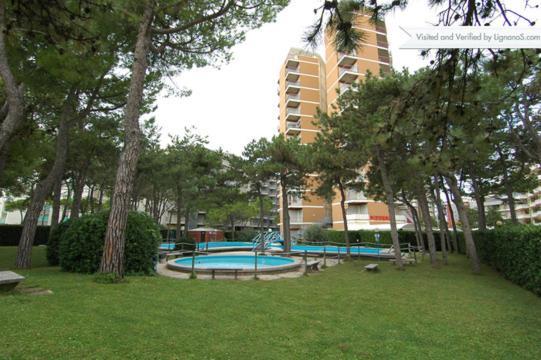Residence Cristallo - Sabbiadoro Lignano Sabbiadoro Exterior foto
